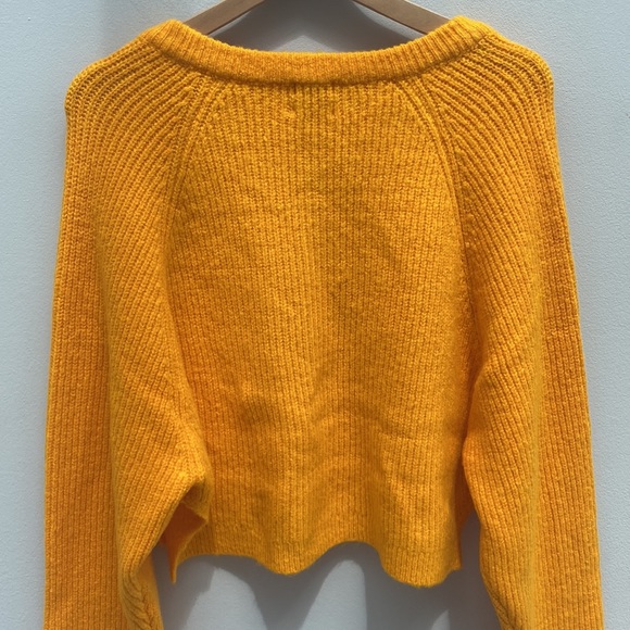 Urban Outfitters BDG Sweater - Picture 11 of 12